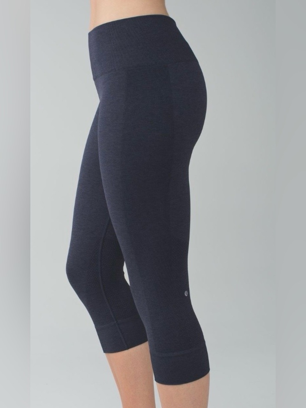 Lululemon Seamless Street Crop Capri Leggings Dark Navy Size 8 - Picture 3 of 9
